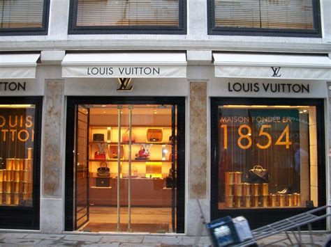 louis vuitton official site italy|louis vuitton italy store.